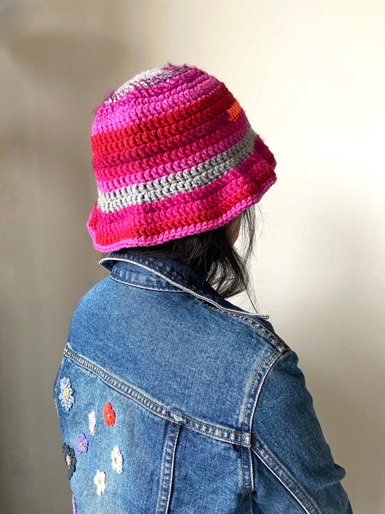 Hot pink wooly bucket hat, size L