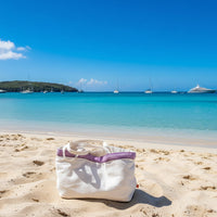 grand cabas anabaum sur une belle plage devant la mer pour montrer que ce cabas est à utiliser partout et tout le temps