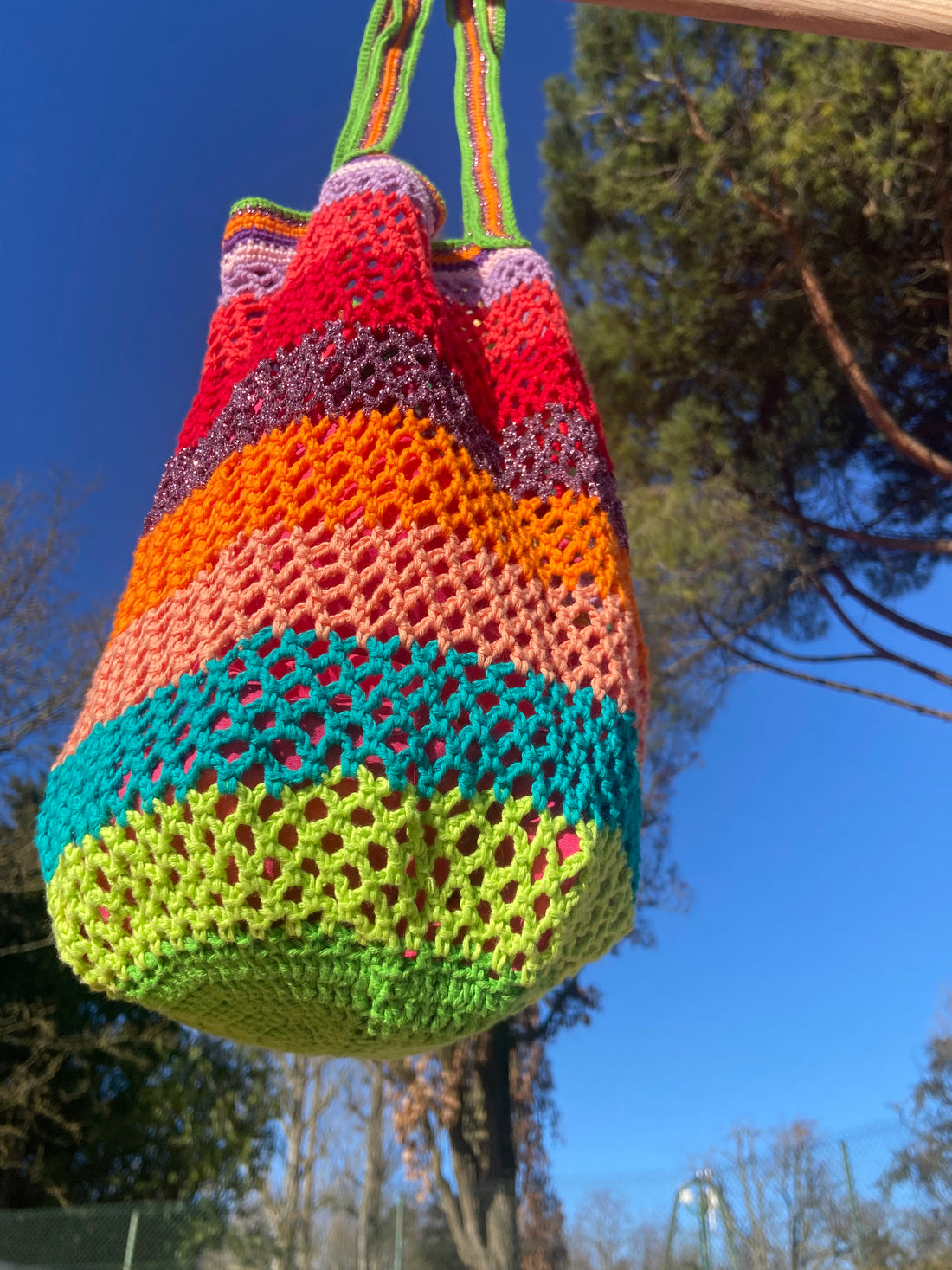 Anabaum sac OG funky fait a la main au crochet grand modele , gros plan